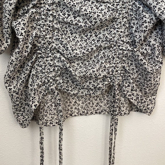 Short sleeve ballon top, floral pattern - Picture 2 of 2